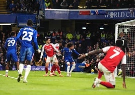 Una acción, durante el Chelsea-Arsenal.