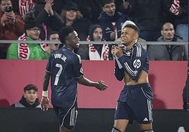Mbappé se lamenta tras fallar una clara ocasión ante el Girona.