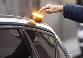 Pere Navarro, director general de Tráfico, advierte a los conductores españoles sobre la baliza V16 obligatoria: «No nos equivoquemos»