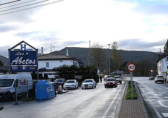 El lugar del suceso: El vehículo accidentado circulaba en sentido a Casar de Periedo-Cabezón de la Sal por la N-634.