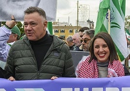 Juan Antonino Delgado e Irene Montero este domingo en la manifestación en Sevilla.