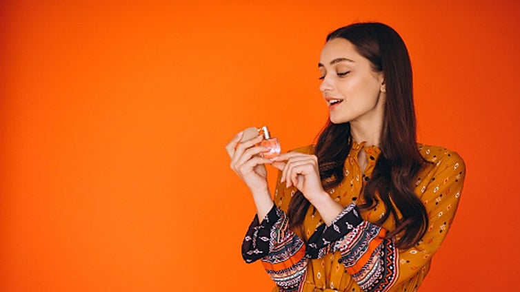 Estos perfumes de mujer conquistan por su personalidad y aroma