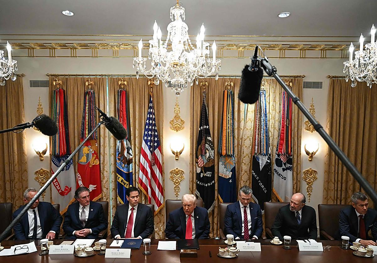 Trump durante la reunión de su gabinete.