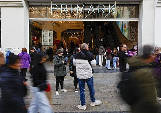 Un gran comercio en la Gran Vía de Madrid.