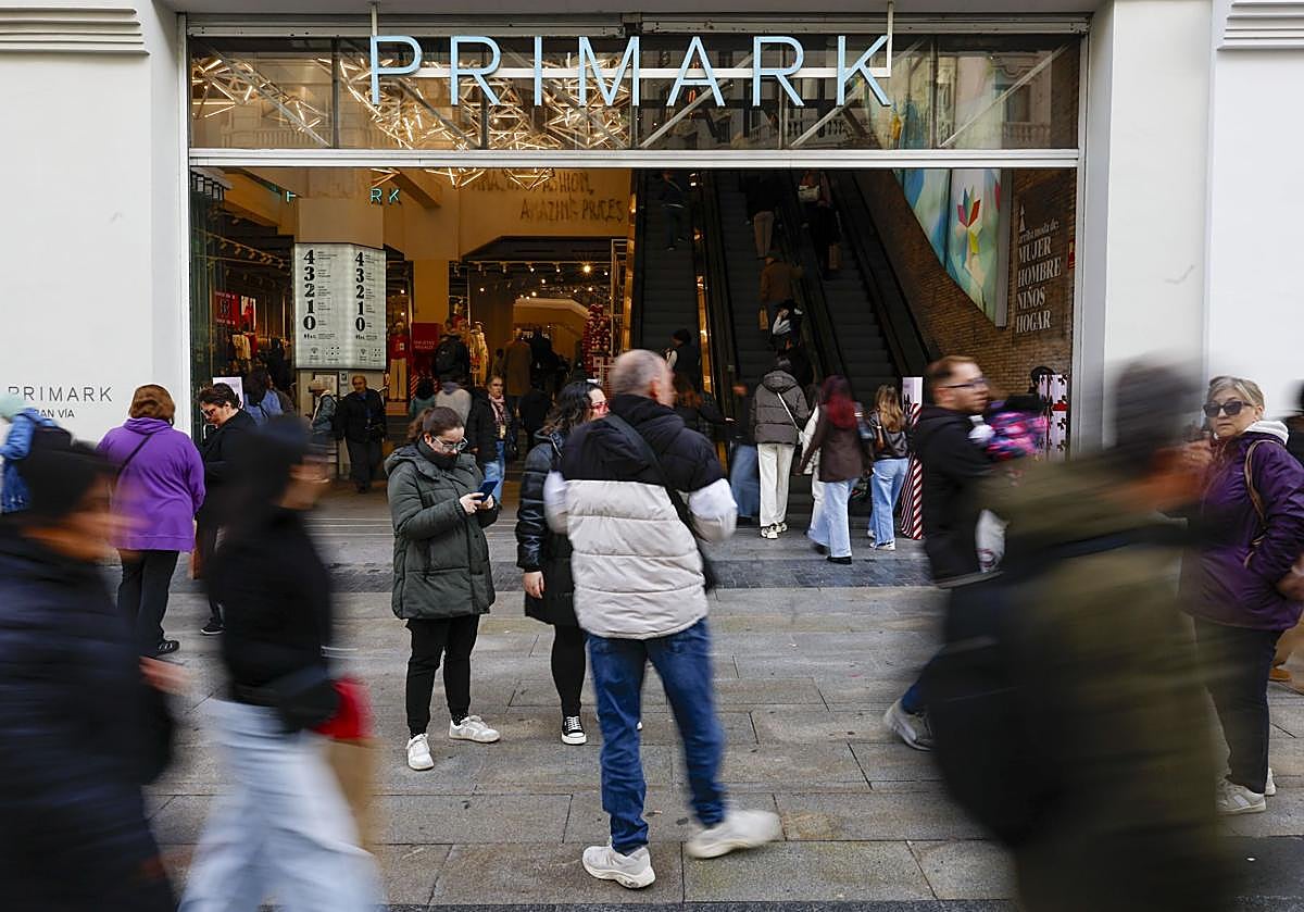 Un gran comercio en la Gran Vía de Madrid.