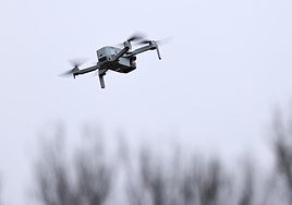 Un dron en pleno vuelo.