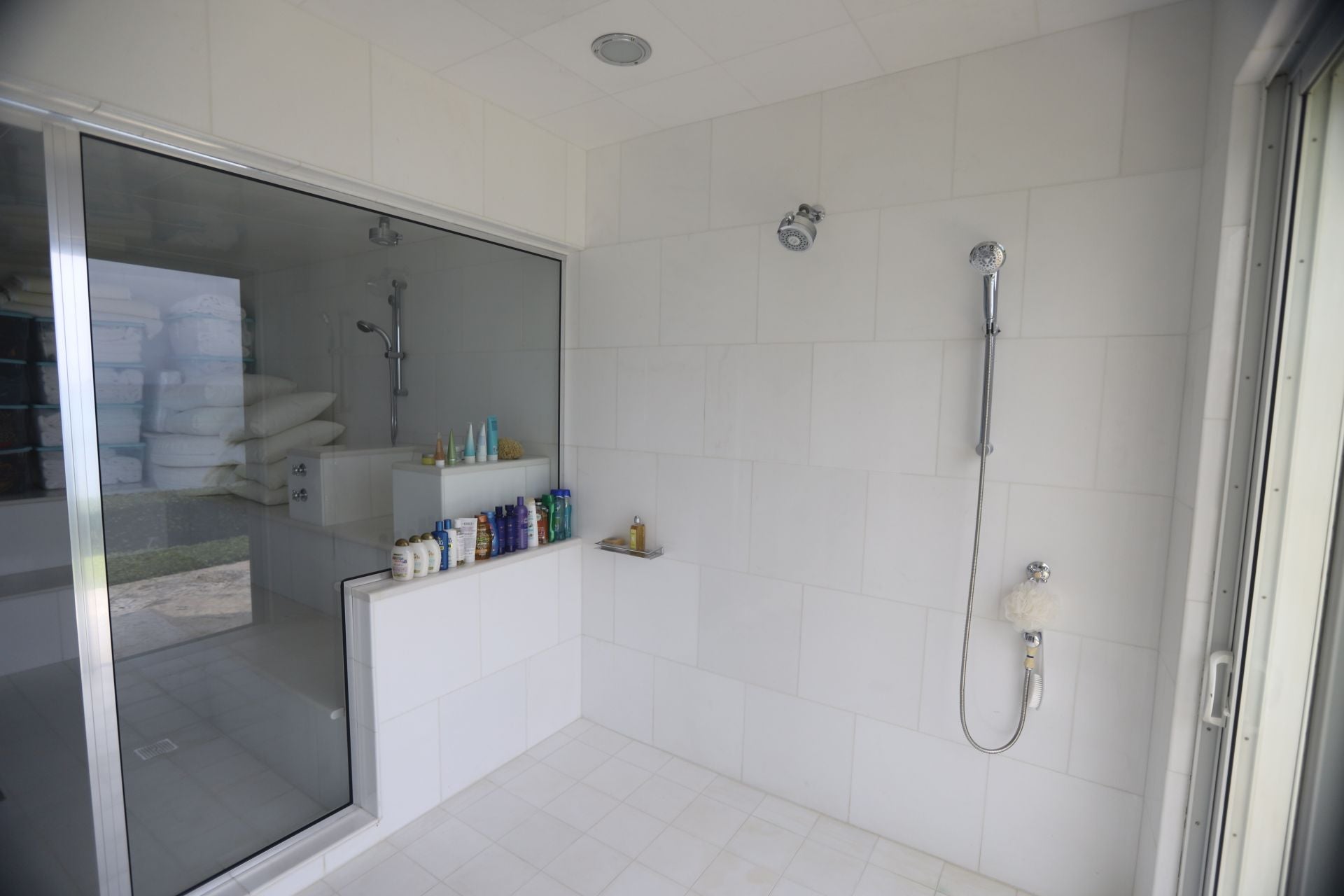 Las imágenes inéditas de la «isla de los pedófilos» de Epstein