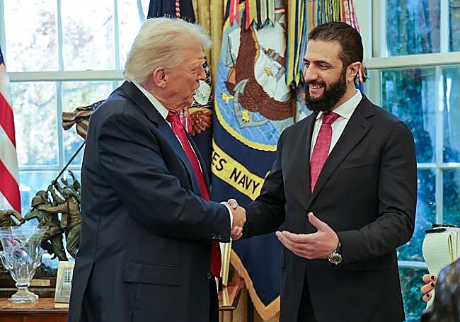 Donald Trump recibió hace unas semanas a Ahmed Al Sharaa en el Despacho Oval.