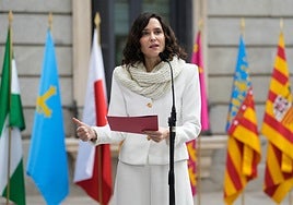 La presidenta de la Comunidad de Madrid, Isabel Díaz Ayuso en su intervención en el Día de la Constitución.