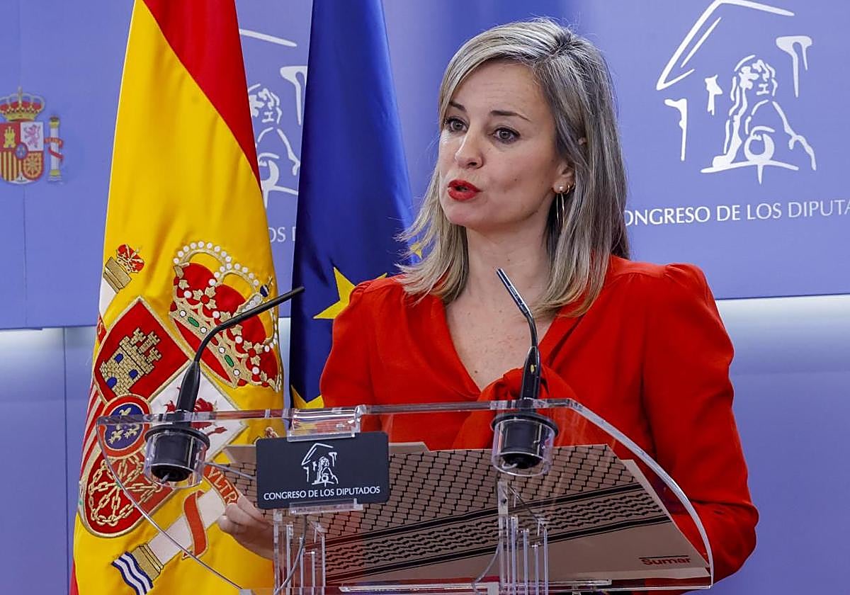 La portavoz de Sumar en el Congreso, Verónica Martínez Barbero, este martes en rueda de prensa.