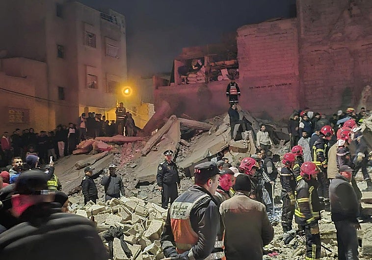 Al menos 22 muertos en el derrumbe de dos edificios residenciales en la ciudad marroquí de Fez