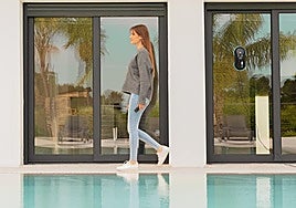 Despídete de la limpieza manual de ventanas: así facilita este robot limpiacristales de Cecotec tu día a día