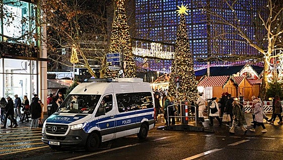 Detenidos cinco hombres por planear un atentado contra un mercadillo navideño en Alemania