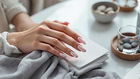 Con estas uñas postizas tendrás siempre unas manos perfectas sin necesidad de manicura