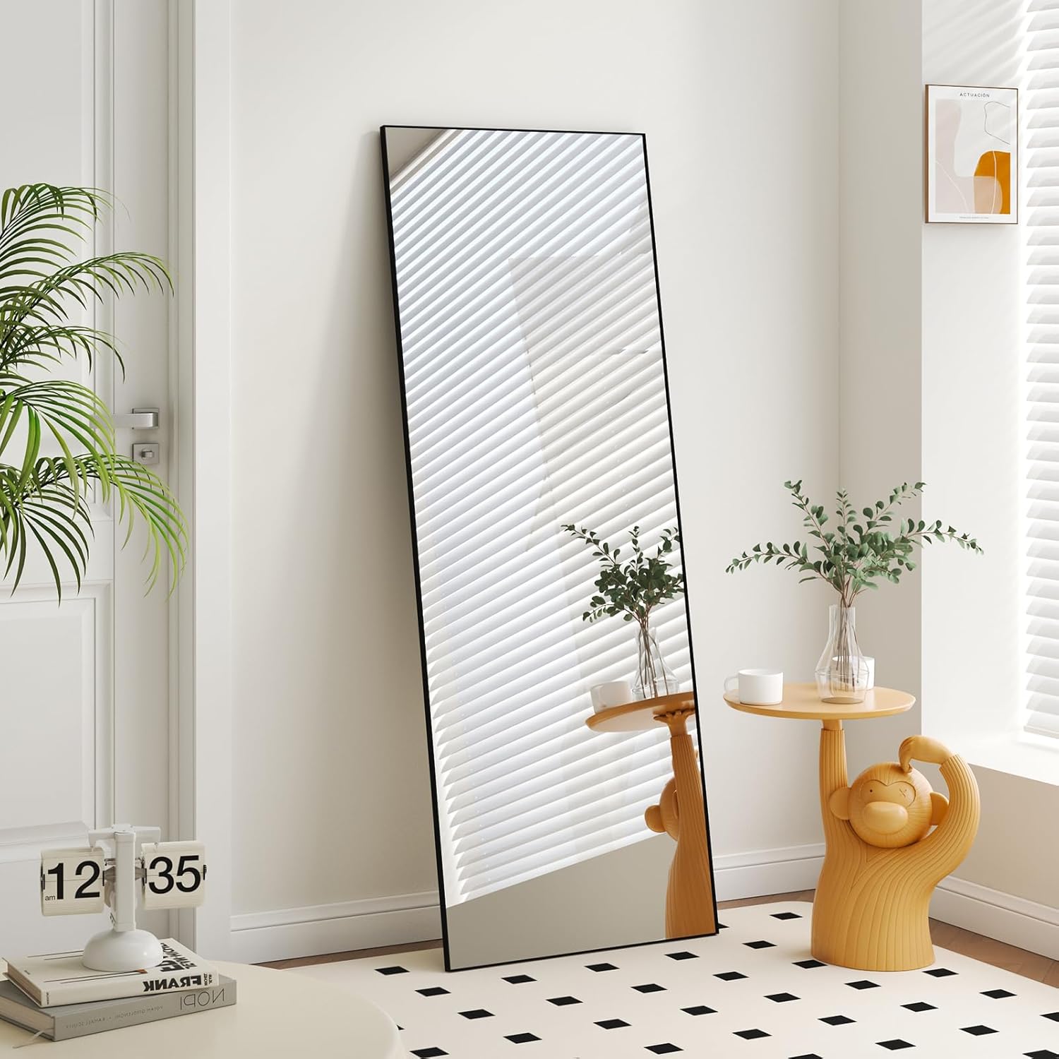 Estos espejos grandes para salón y dormitorio dan amplitud y son ideales para decorar