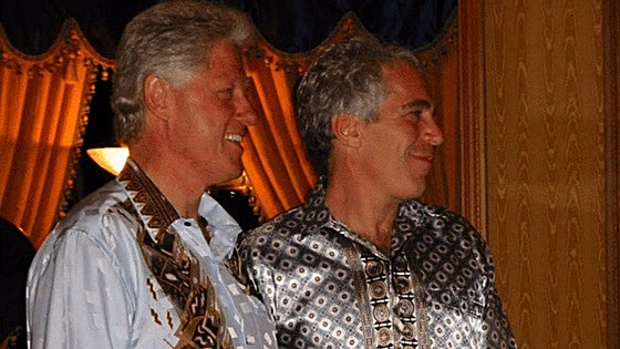 La Casa Blanca comienza a desclasificar los archivos del 'caso Epstein': pocas referencias a Trump y muchas fotos de Clinton, en imágenes
