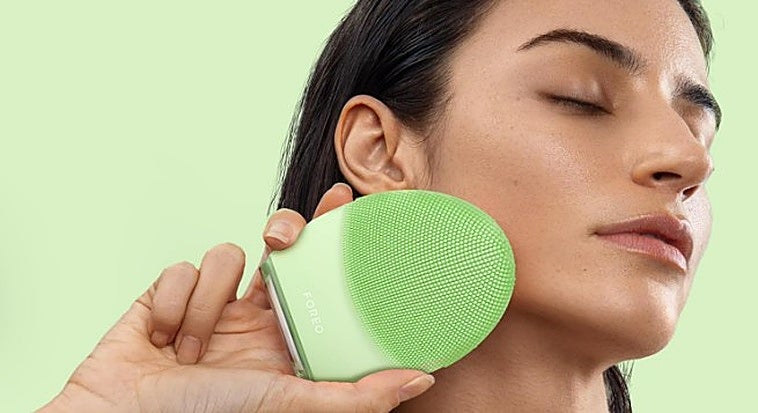 Analizamos el cepillo facial LUNA 4 de FOREO para una limpieza profunda y piel más firme