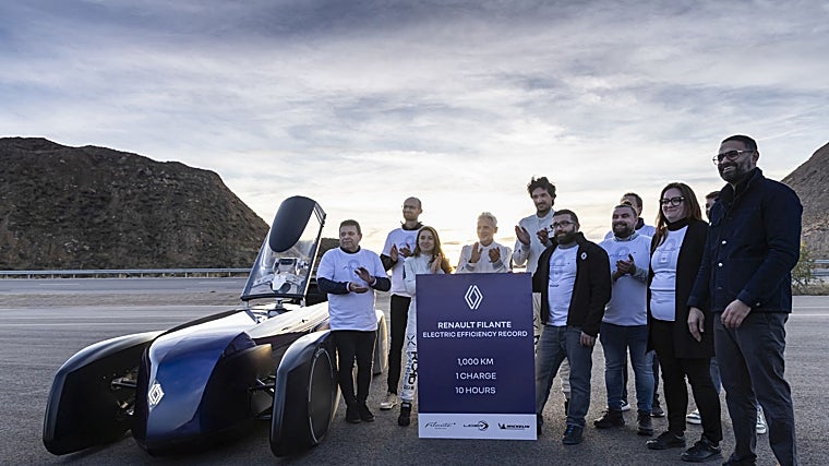 Los diseñadores concibieron un vehículo cuyo diseño rindiera homenaje a la historia de Renault