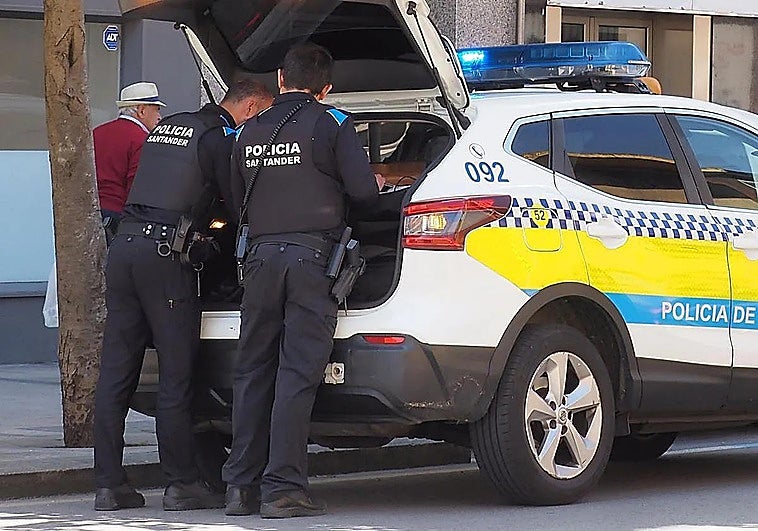 Investigado un padre por dar una «fuerte bofetada» a su hijo en un centro comercial de Santander