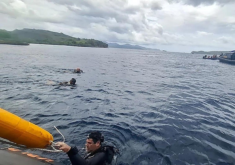 El capitán del barco naufragado en Indonesia asegura que no hubo tiempo para evacuar al grupo de valencianos