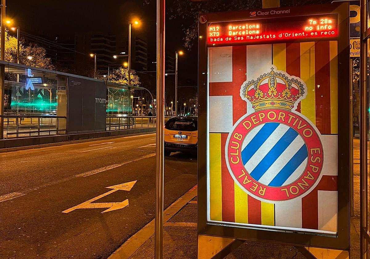 Main image - Some of the posters with which Barcelona woke up. 