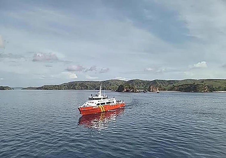Indonesia amplía tres días la búsqueda de los niños Quique y Mateo tras hallar el cuerpo de Fernando