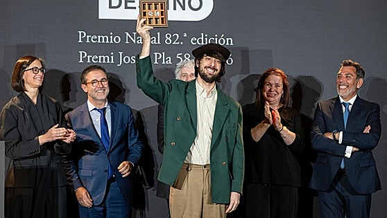 David Uclés gana el Nadal con una fantasmagoría sobre la posguerra