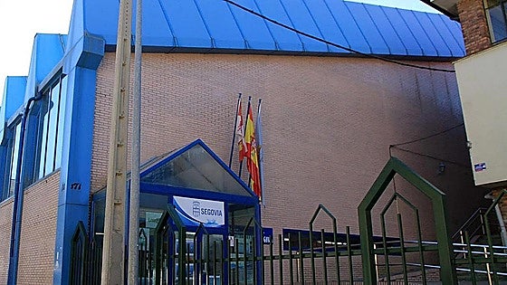 Pillados tras colarse en Nochevieja en la piscina cubierta para tener relaciones sexuales