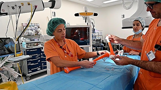 El Hospital Gregorio Marañón salva la pierna de un niño de 7 años con un tumor óseo gracias a tecnología 3D y un injerto de donante adulto