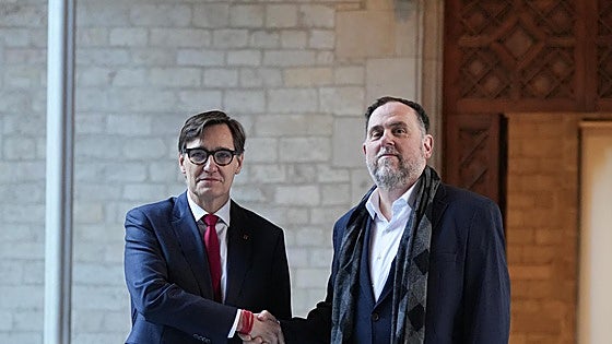 Recaudar el IRPF, el próximo objetivo de la pinza Junqueras-Illa al Gobierno