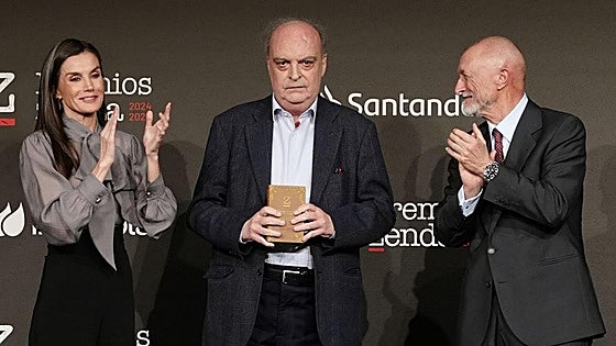 La reina invita a «vivir en Zenda»