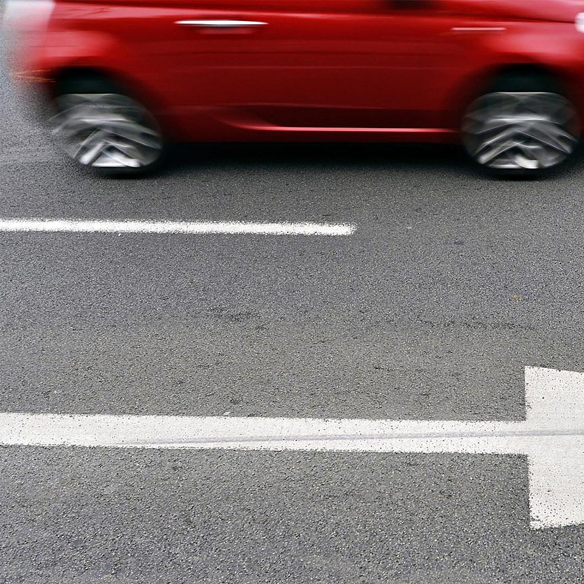 La descarbonización real del transporte por carretera avanza a un ritmo mucho más lento de lo que exigen las metas legislativas