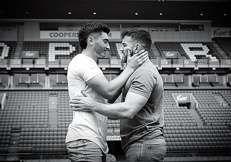 El primer futbolista profesional que confesó ser gay relata el infierno en su exequipo: «Mi propio club era homófobo»