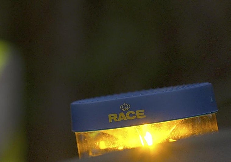 Aumentan las estafas de las llamadas «grúas pirata» por culpa de las balizas V16