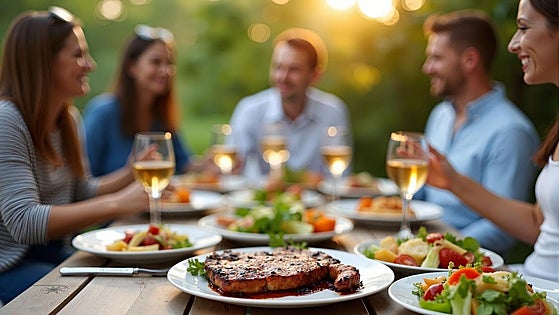 Chuletón para ellos, ensalada para ellas... Las claves que se esconden tras nuestras elecciones en la mesa