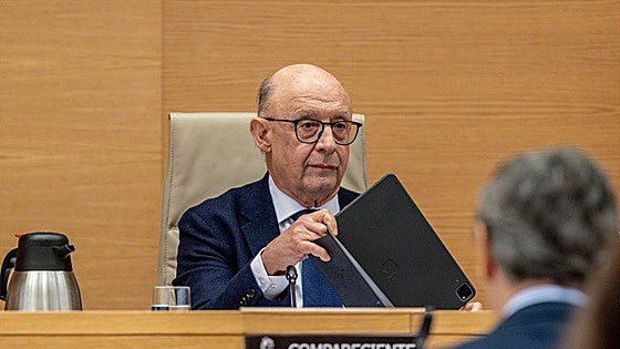 El juez ordena rastrear documentación de Montoro en busca del pago de gasísticas