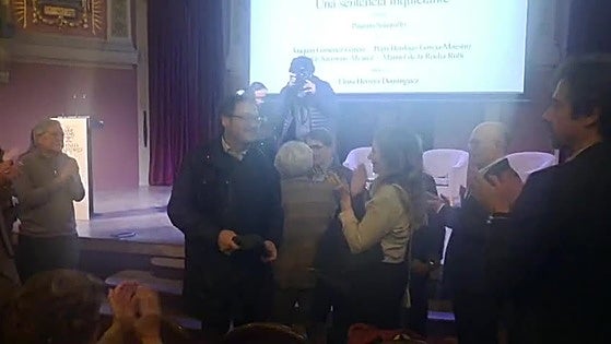 García Ortiz reaparece en un acto de homenaje contra su condena por el Supremo