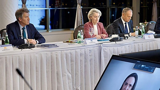 Corina Machado lleva su causa ante el PP Europeo de la mano de Feijóo