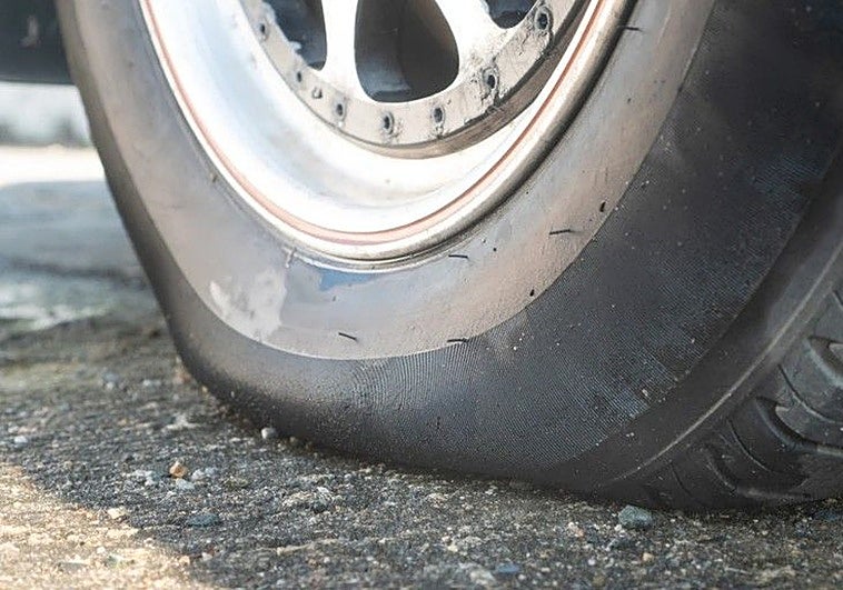 Envían al Ayuntamiento las facturas de reparar sus coches por el mal estado del firme