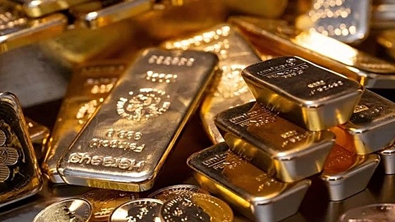 El Ibex supera los 18.000 puntos por primera vez mientras el oro y el petróleo siguen en caída libre