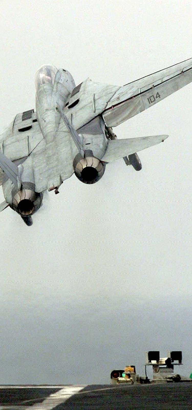 Así es el despliegue militar de EE UU ante Irán (y la capacidad de respuesta de Teherán)