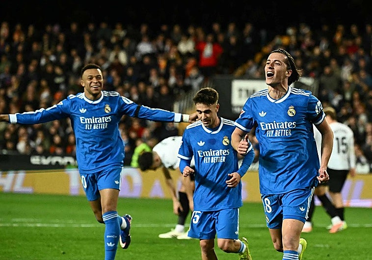 El Real Madrid gana al Valencia con orden y pegada