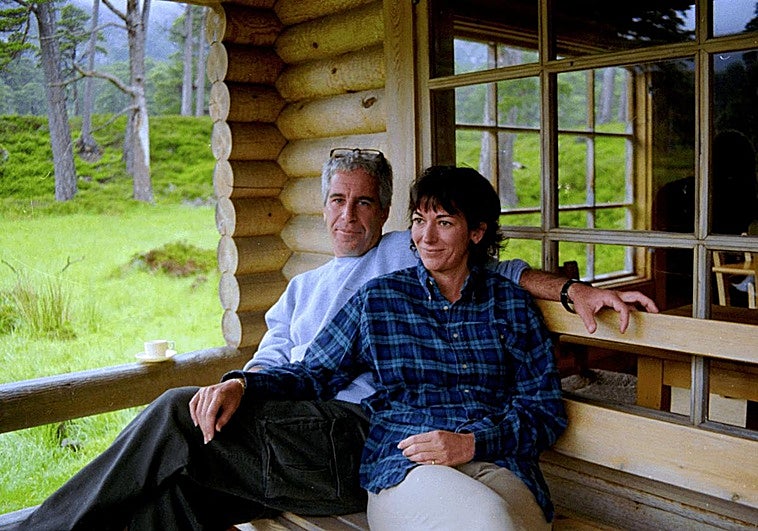 La pareja de Epstein se niega a declarar ante el Congreso y pide el indulto antes de exculpar a Trump
