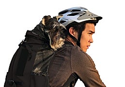 Disfruta de rutas seguras y cómodas con tu mascotas gracias a esta mochila porta-perros