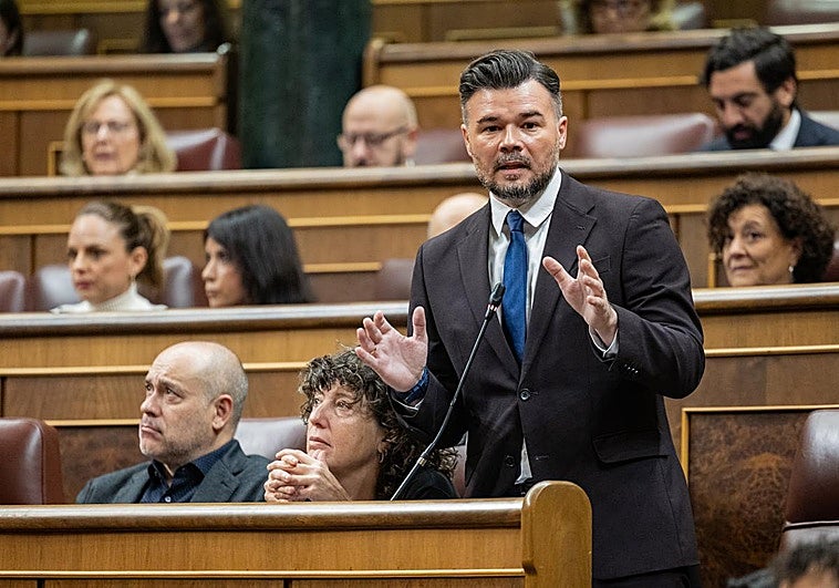 La dirección de ERC se alinea con Bildu y BNG y desautoriza el movimiento por la unidad de Rufián