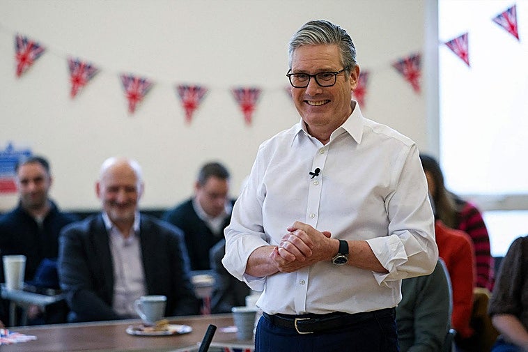 Starmer gana tiempo con el respaldo de su gabinete tras la crisis de Epstein