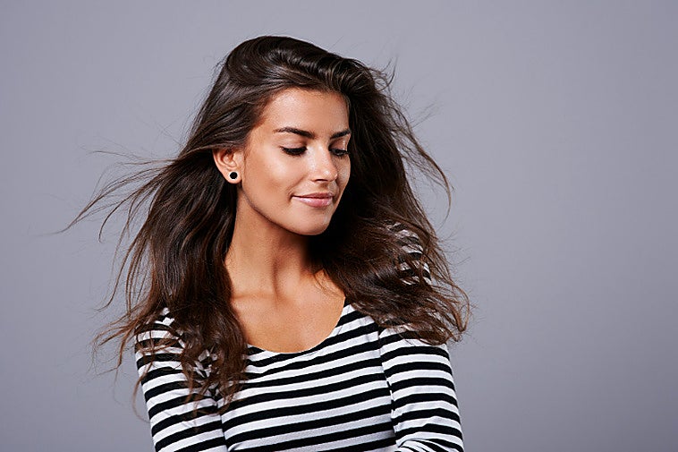 Consigue volumen profesional en tu pelo y sin encrespamiento con el cepillo secador REVLON Salon One-Step