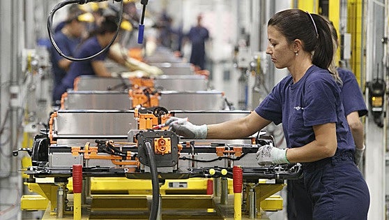 Los grandes fabricantes dan un volantazo a su estrategia cero emisiones y pierden 46.000 millones