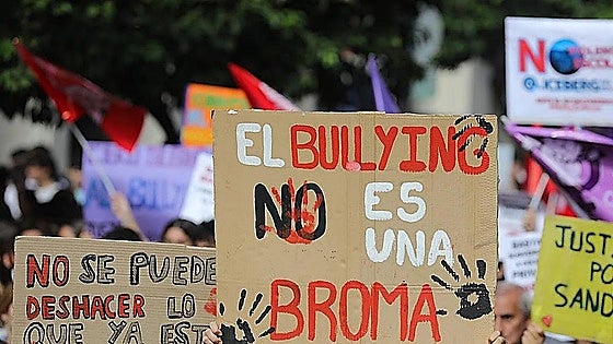 Una menor de 14 años se suicida en Málaga y sus padres dicen que sufría 'bullying'