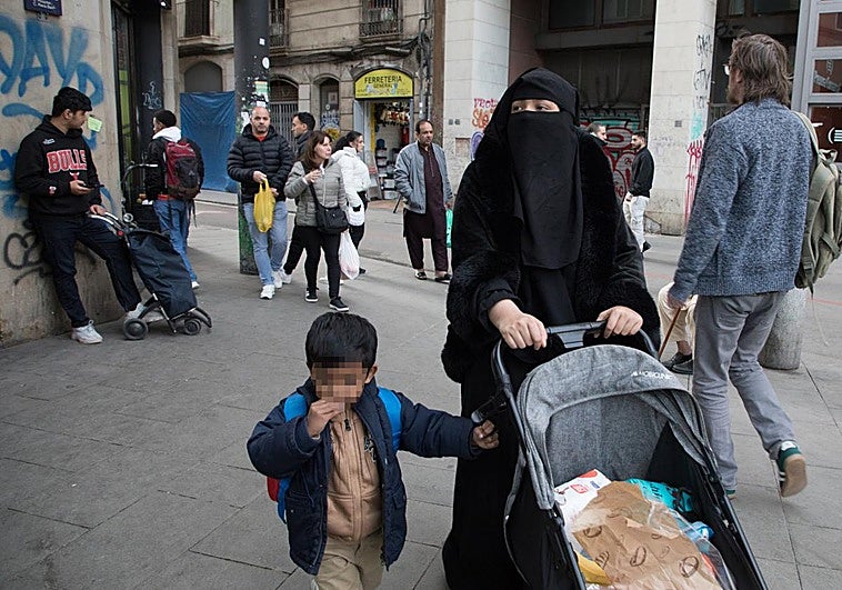 Junts registra un proyecto de ley sobre la prohibición del burka para no apoyar el de Vox